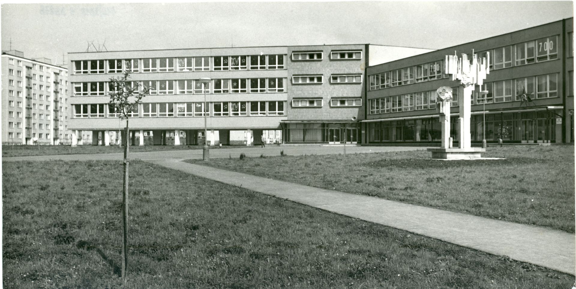 škola -černobílé foto